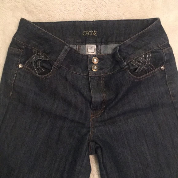 Cache Jeans - Picture 2 of 4